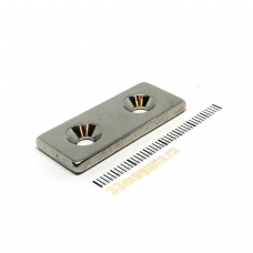 Неодимовый магнит призма 35х15х3 мм с двумя зенковками 4/8 мм